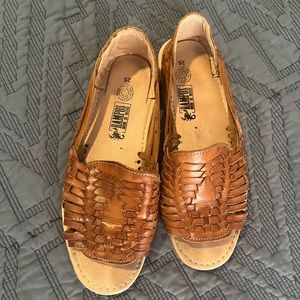 Authentic leather Huarache sandals, size 9